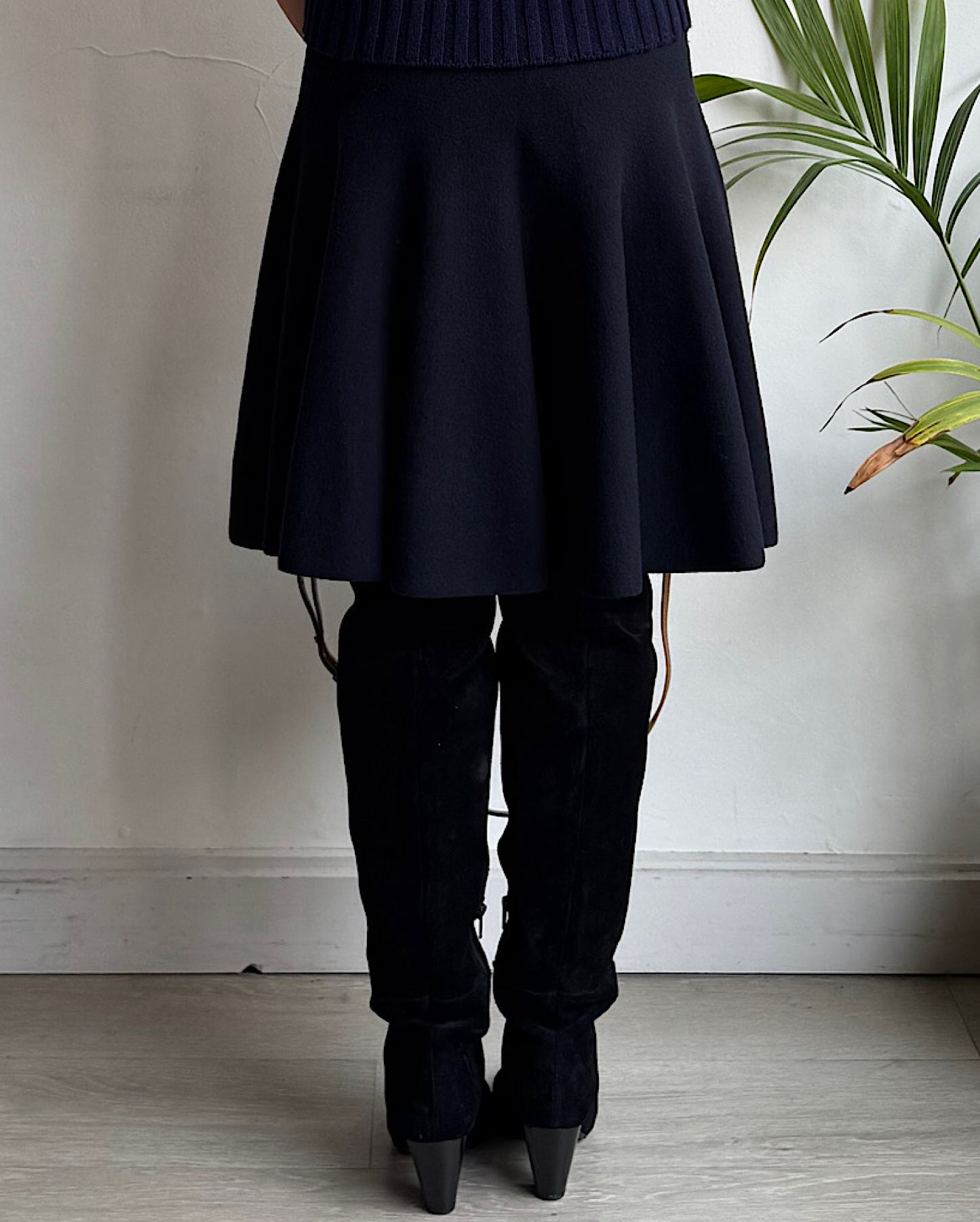 Navy Flippy Skirt ~ Size L