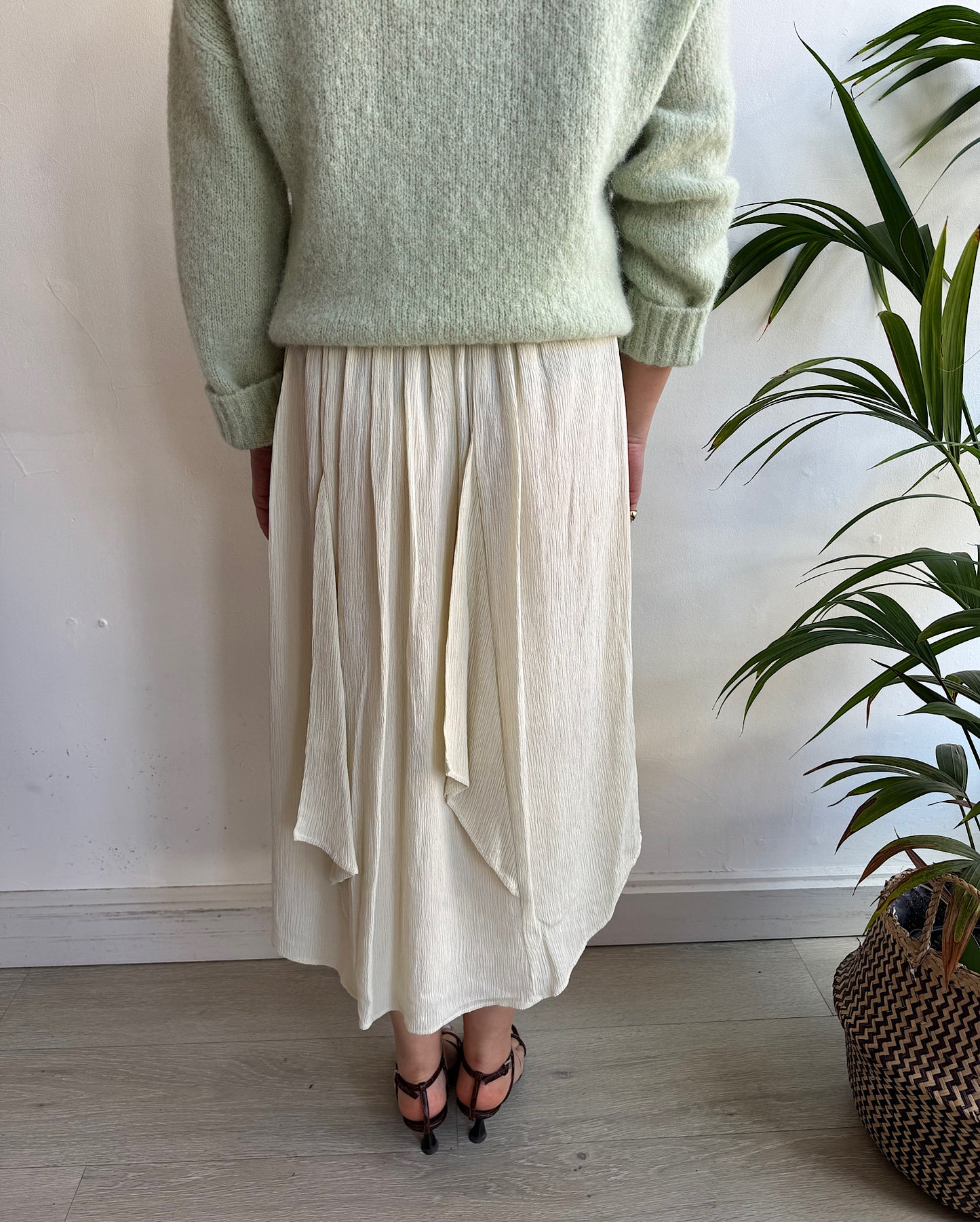 SALE Crinkle Skirt ~ Size S