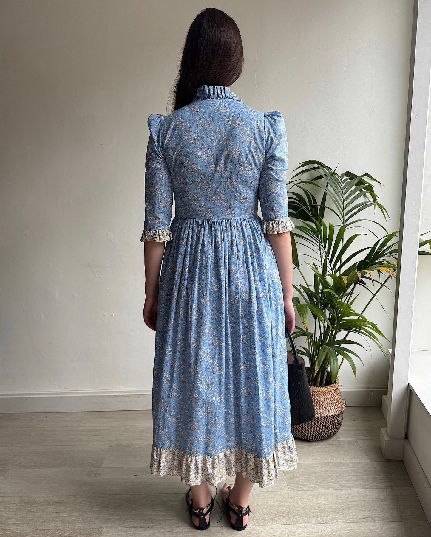 SALE Floral Dress ~ Size 8