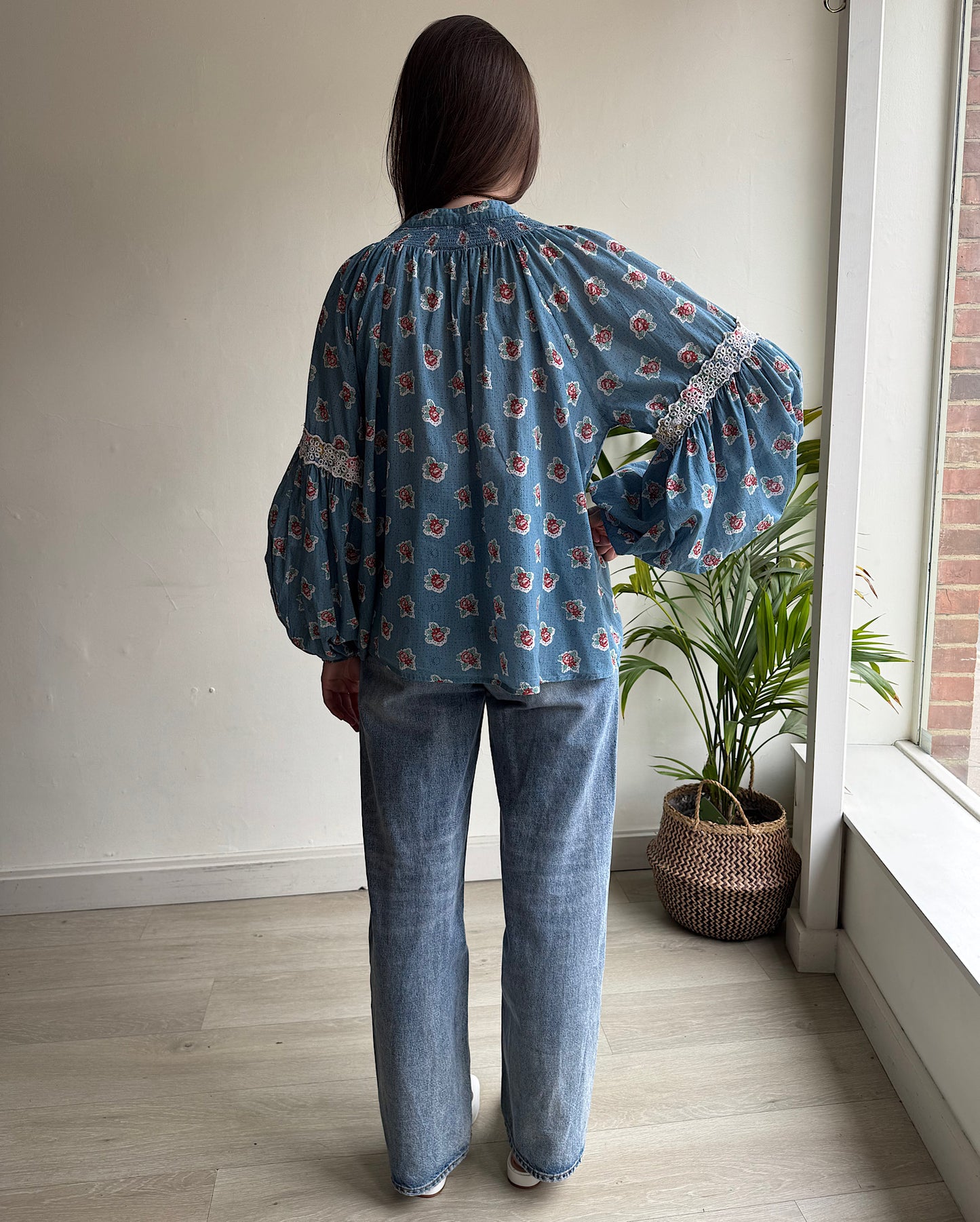 Floral Blouse ~ Size M