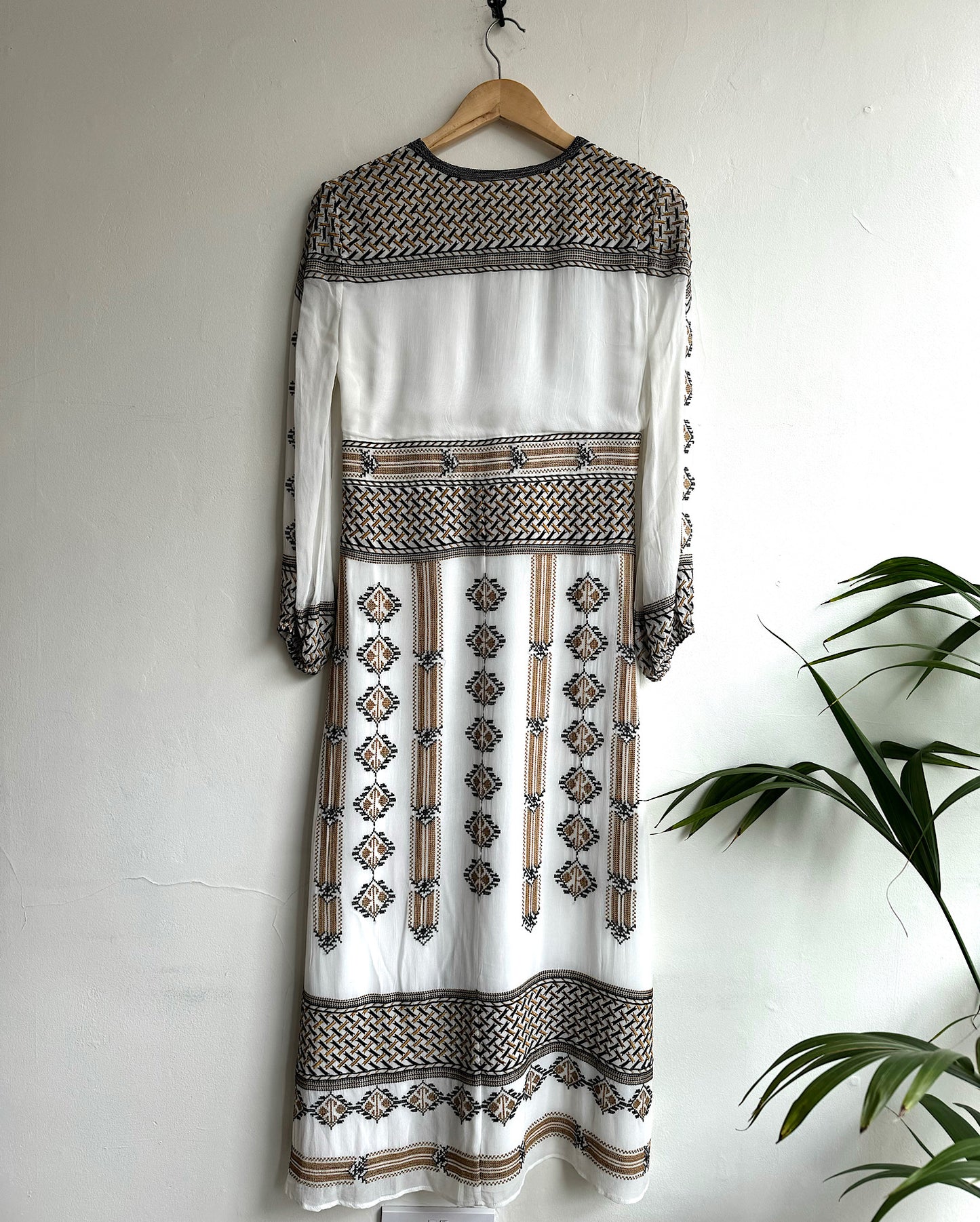 Embroidered Dress ~ Size 8
