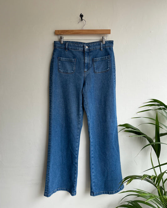 Flared Jeans ~ Size M