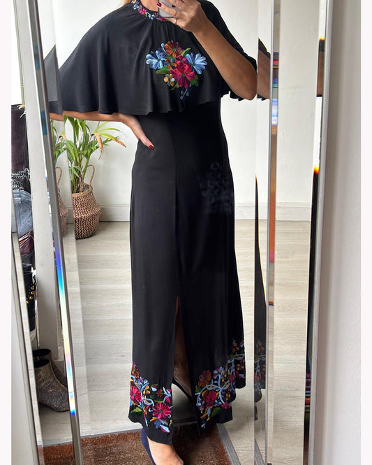 SALE Embroidered Dress ~ Size M