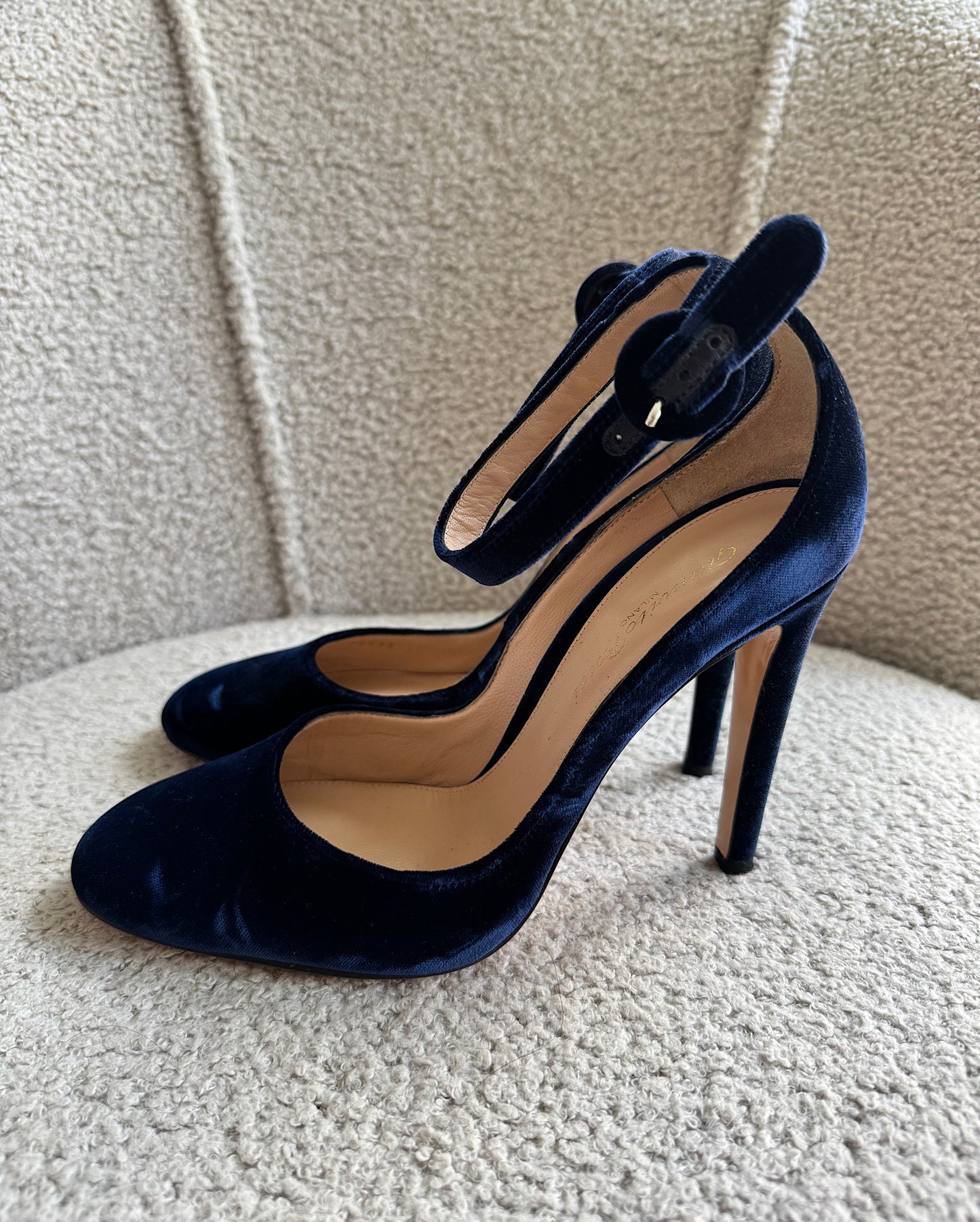 Navy Velvet Heels ~ Size 4