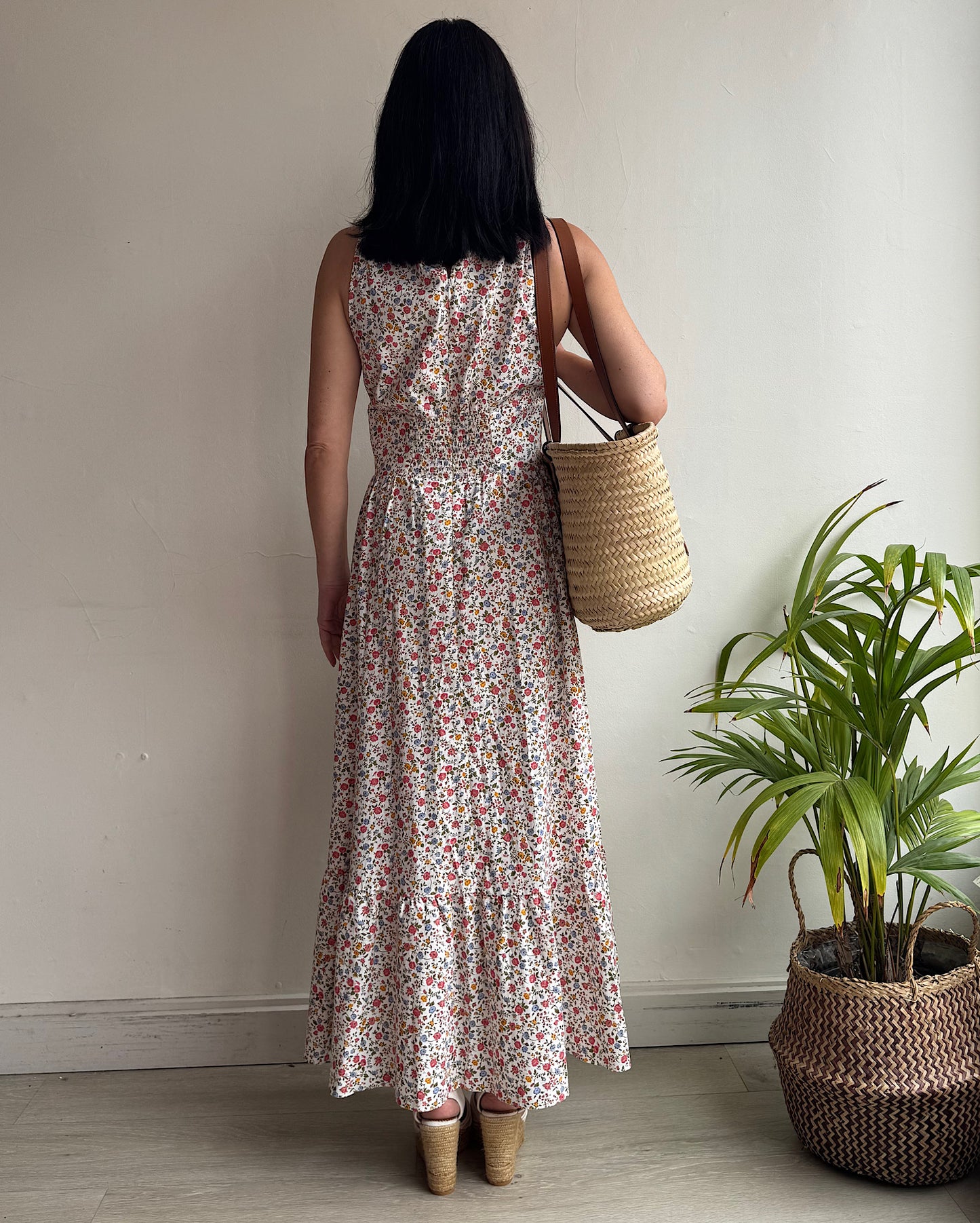 Reformation Floral V Neck Dress ~ Size 8