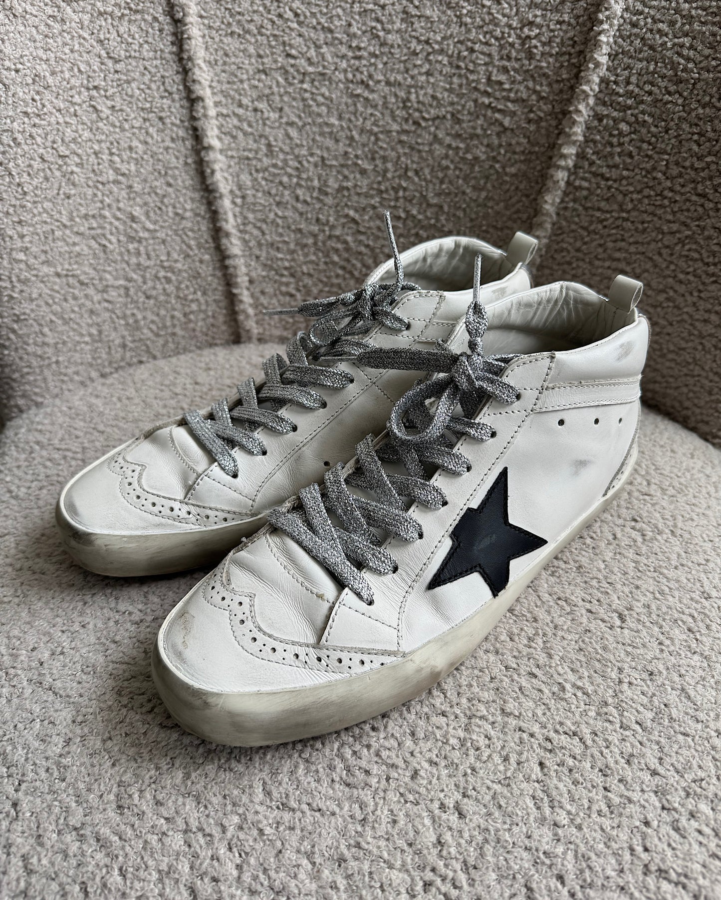 Mid Star Classic Trainers ~ Size 6