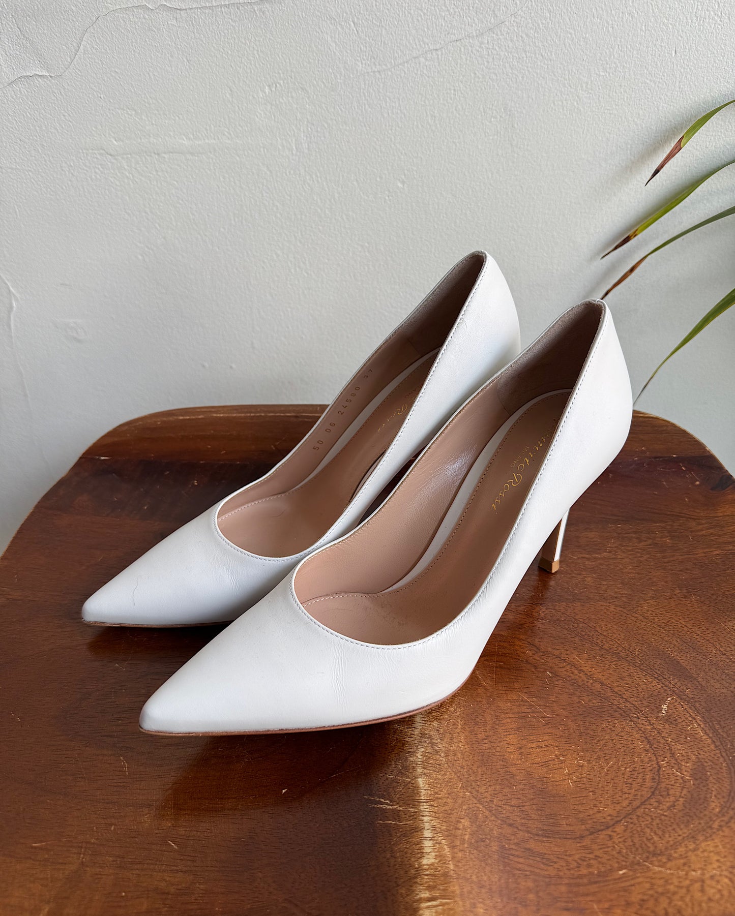 White Heels ~ Size 3.5