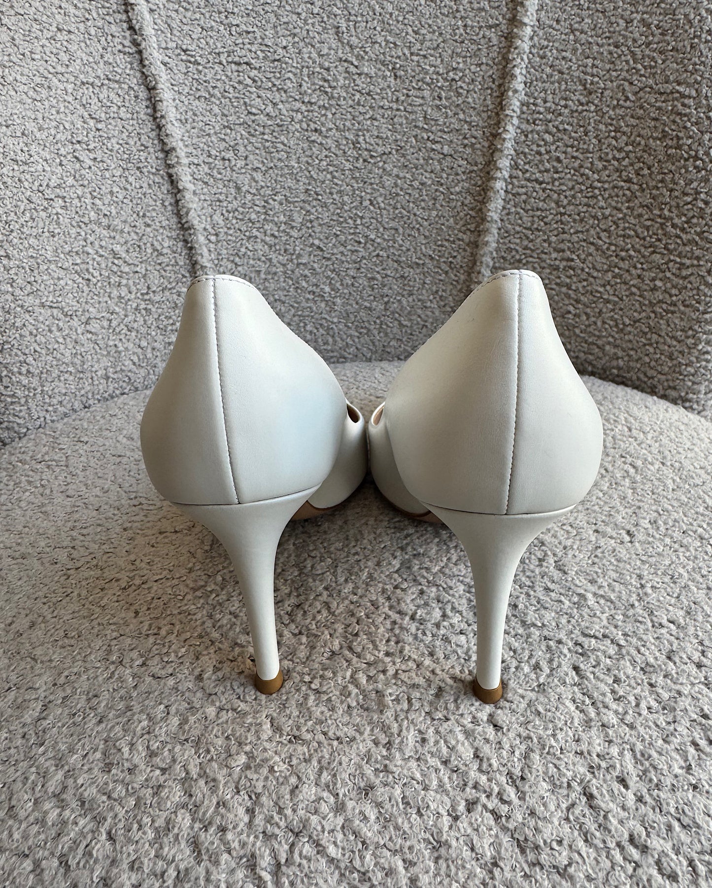 White Heels ~ Size 4