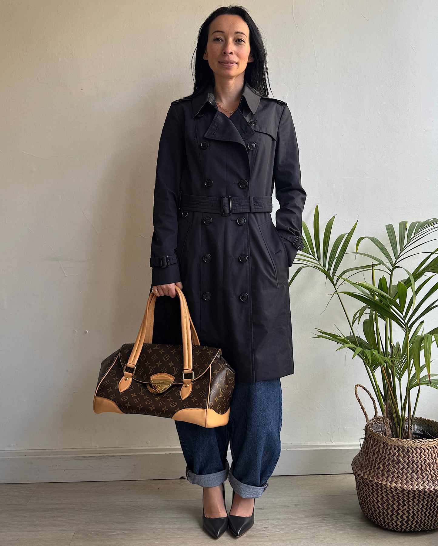 Navy Chelsea Mac ~ Size 8