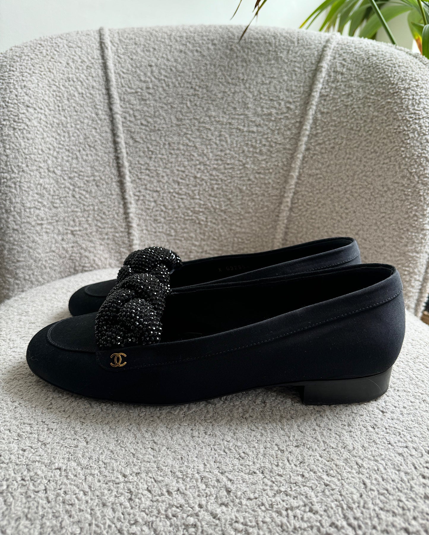 Embellished Moccassin Loafer ~ Size 6