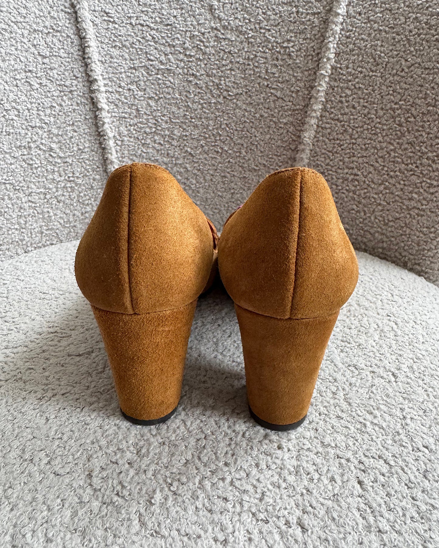 Tassel Heels ~ Size 7