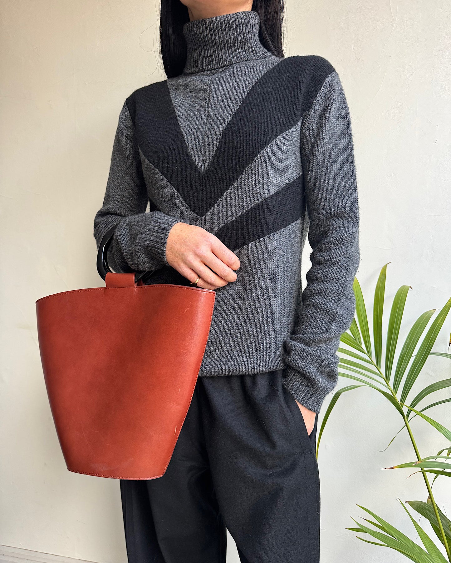 Grey & Black Knit ~ Size 8