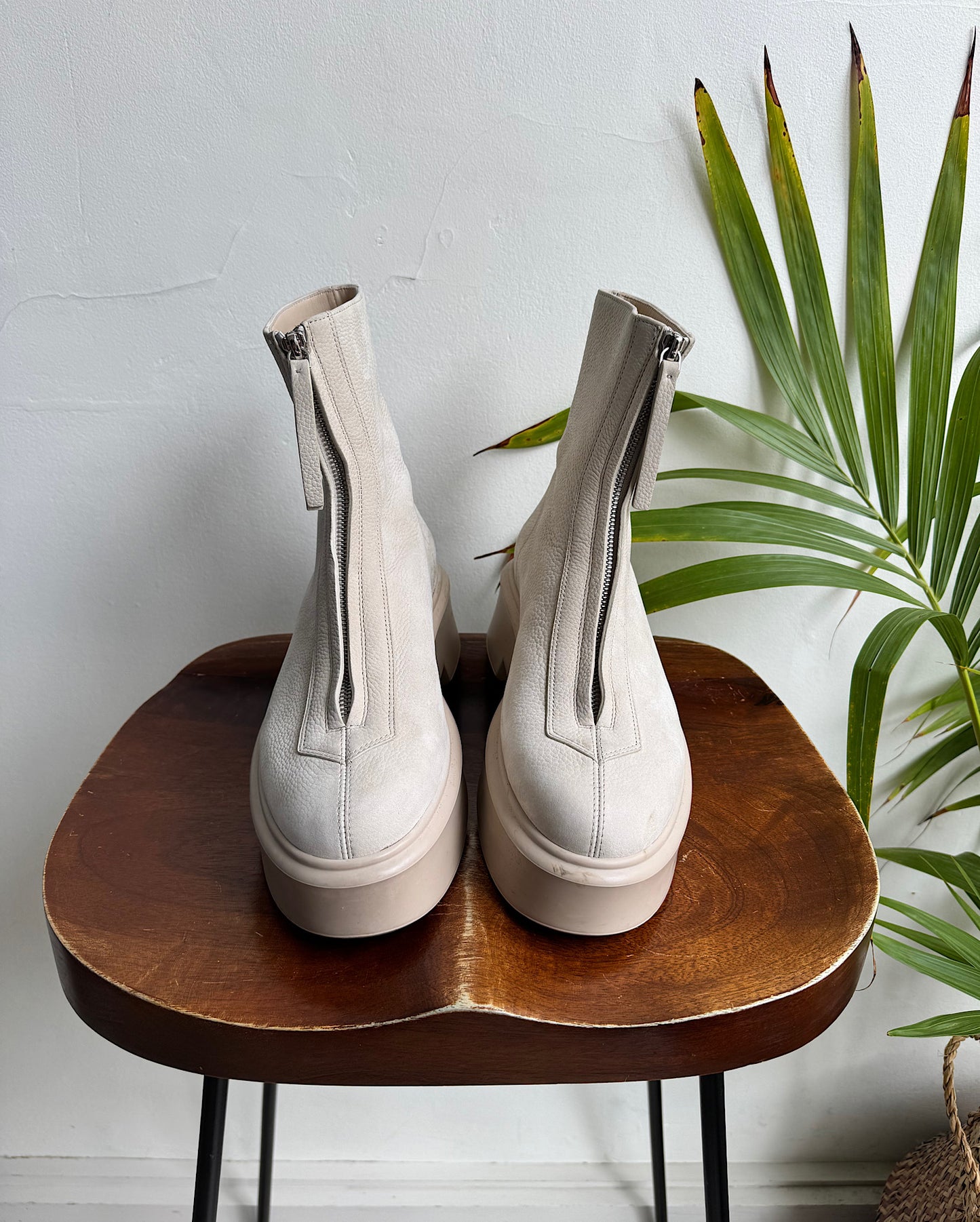 Cream Zip Boots ~ Size 5.5