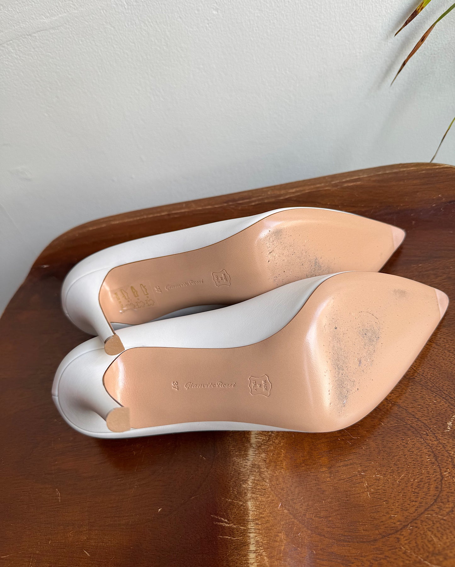 White Heels ~ Size 3.5