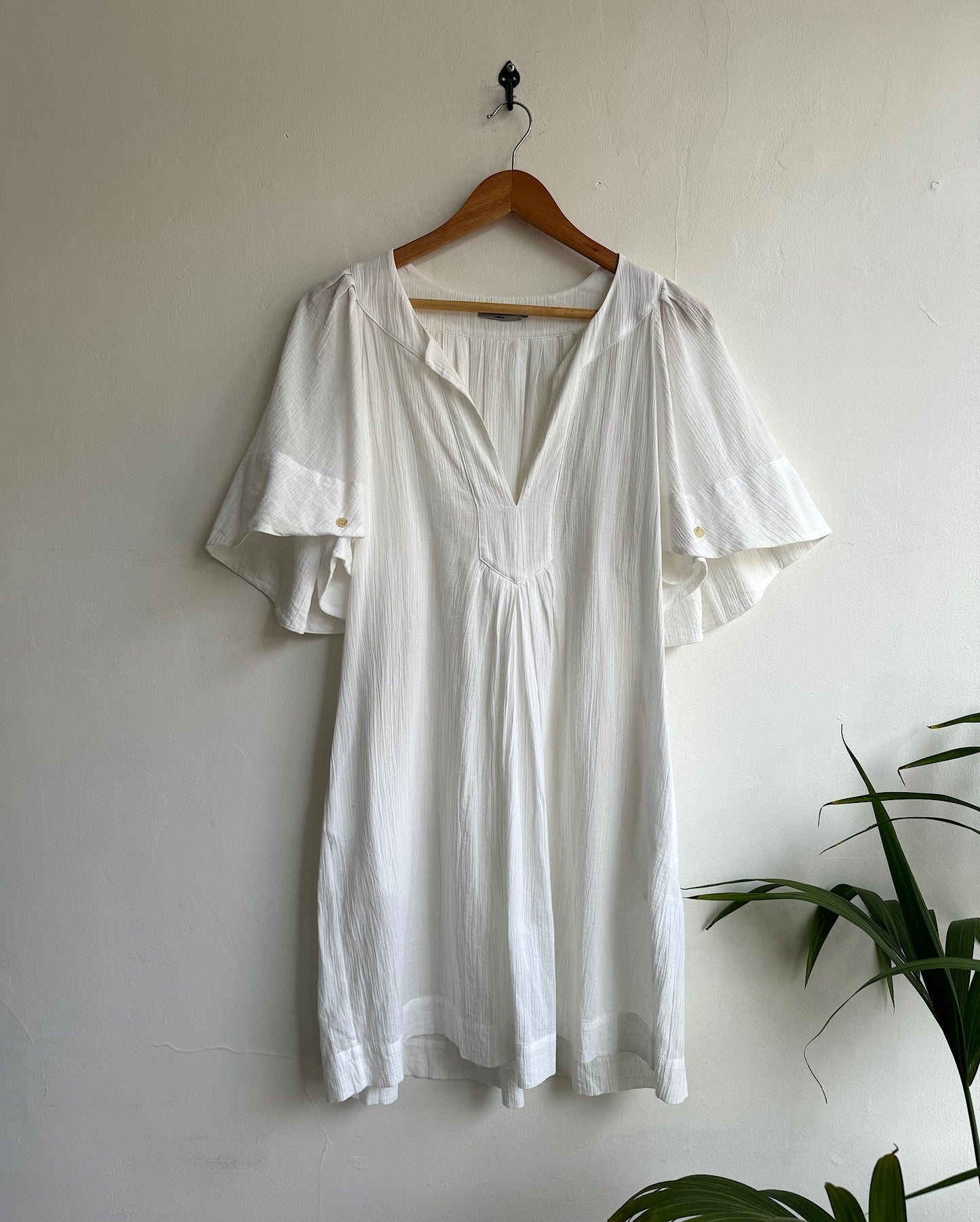 White Dress ~ Size 6/8