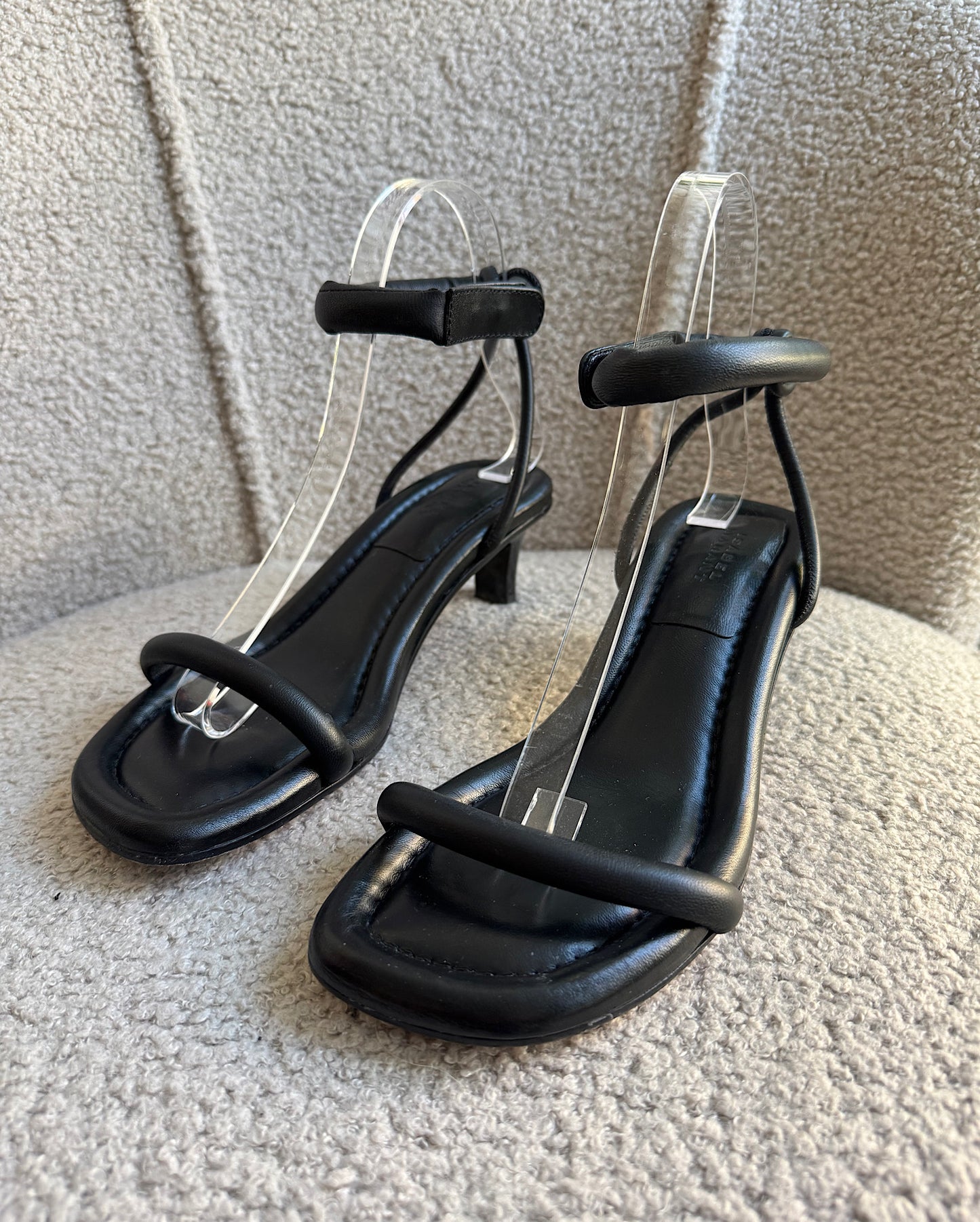 “Bertee” Black Sandals ~ Size 4