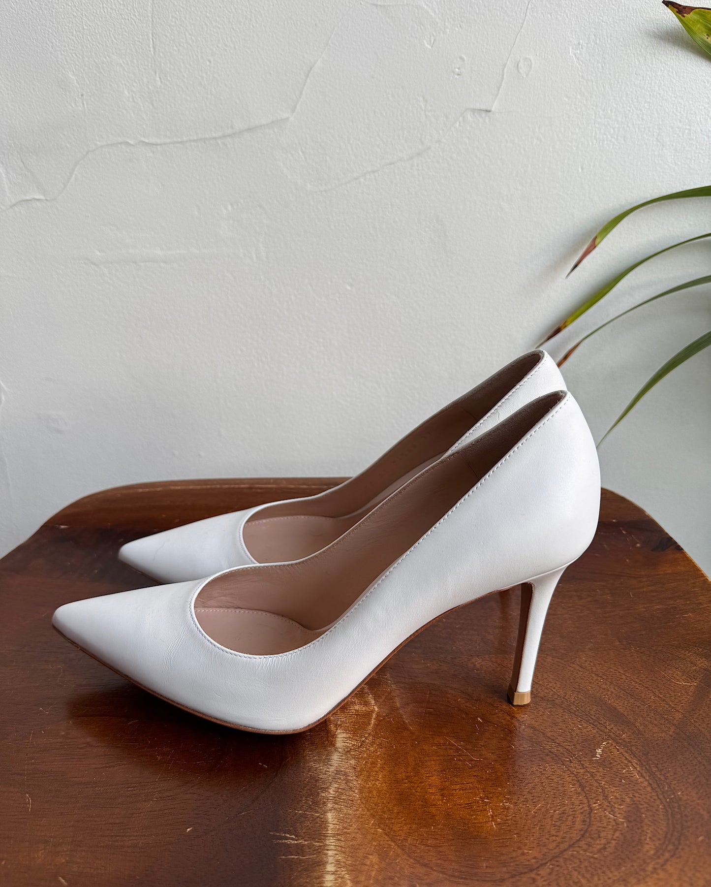 White Heels ~ Size 3.5