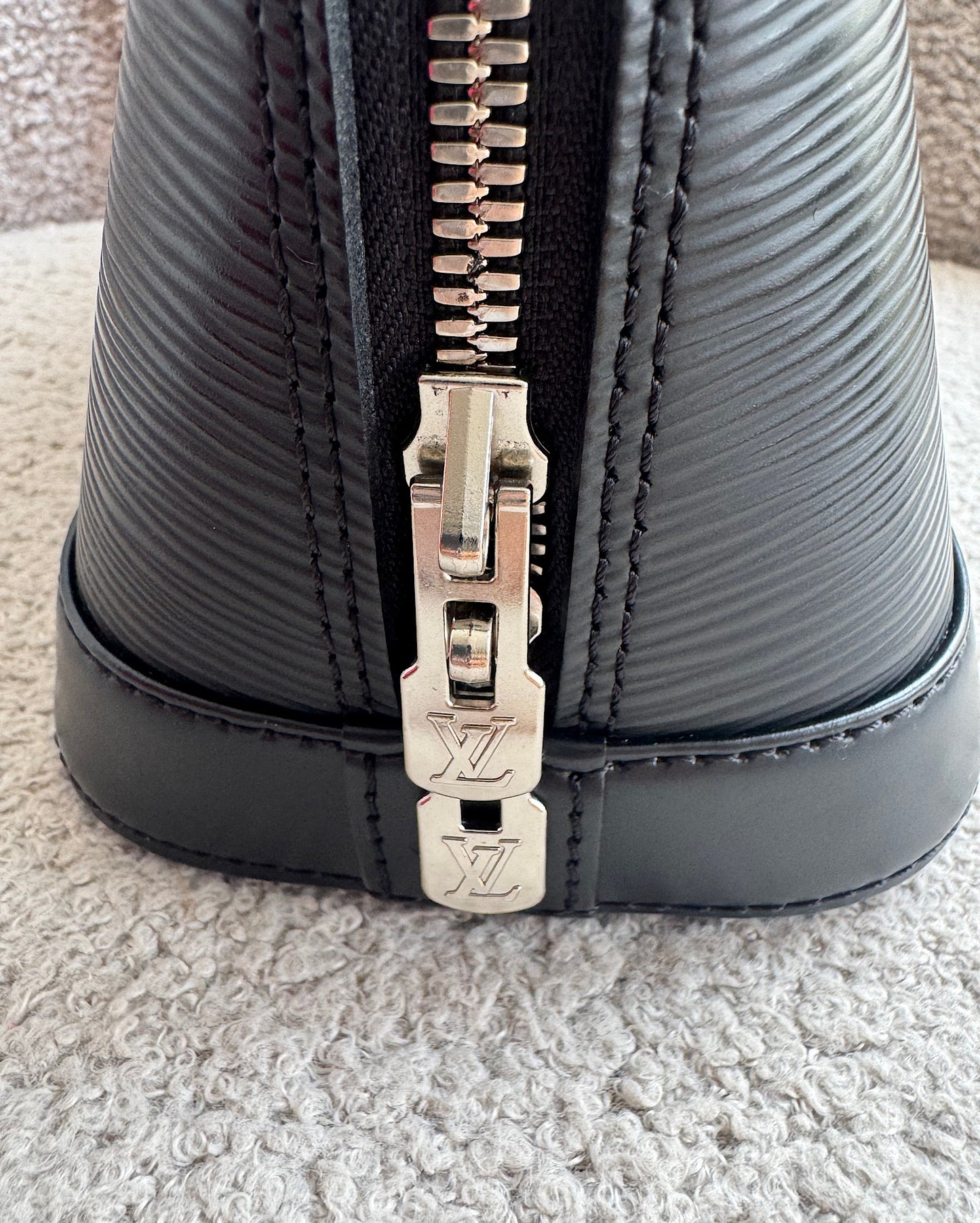 Louis Vuitton Alma BB Bag