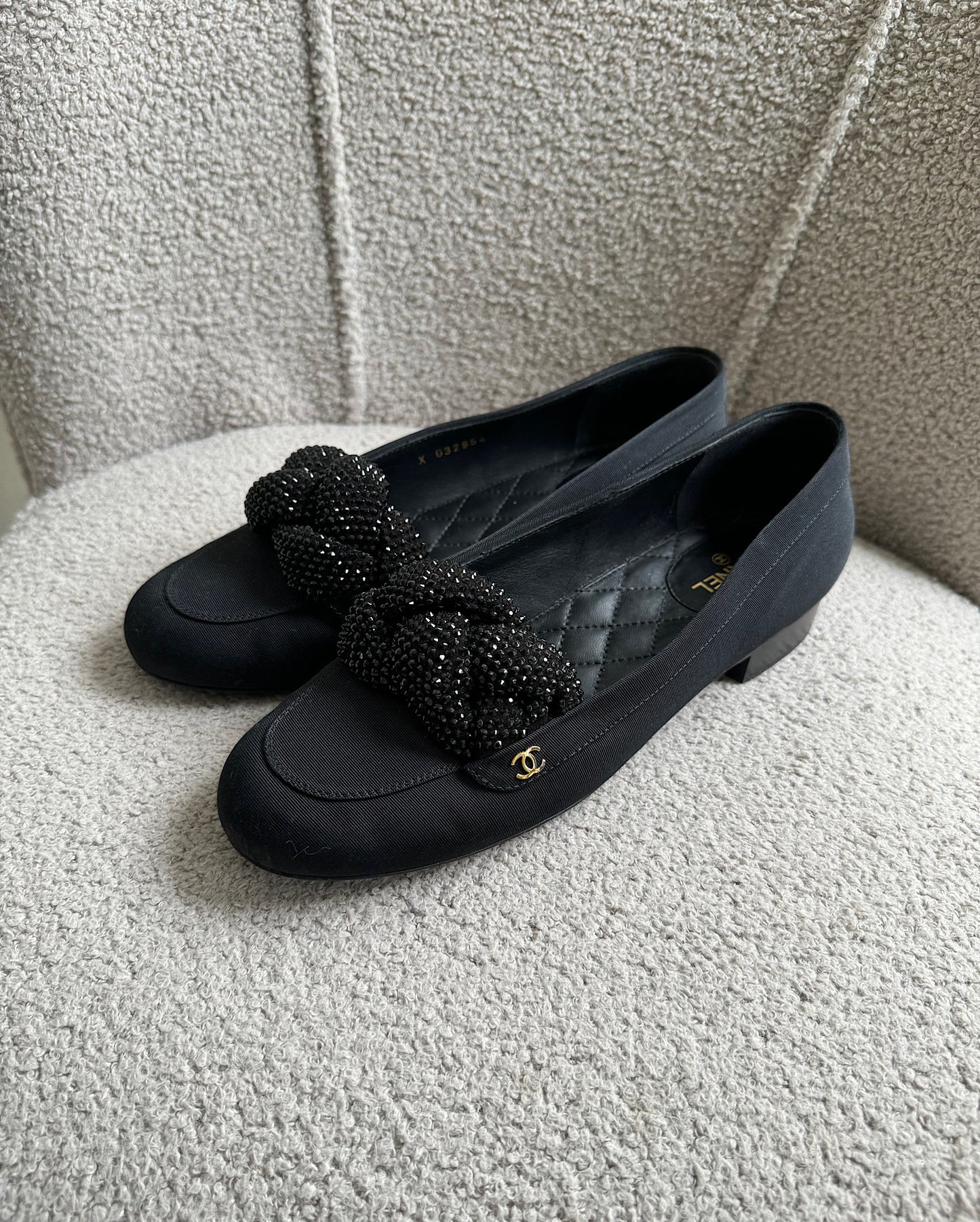 Embellished Moccassin Loafer ~ Size 6