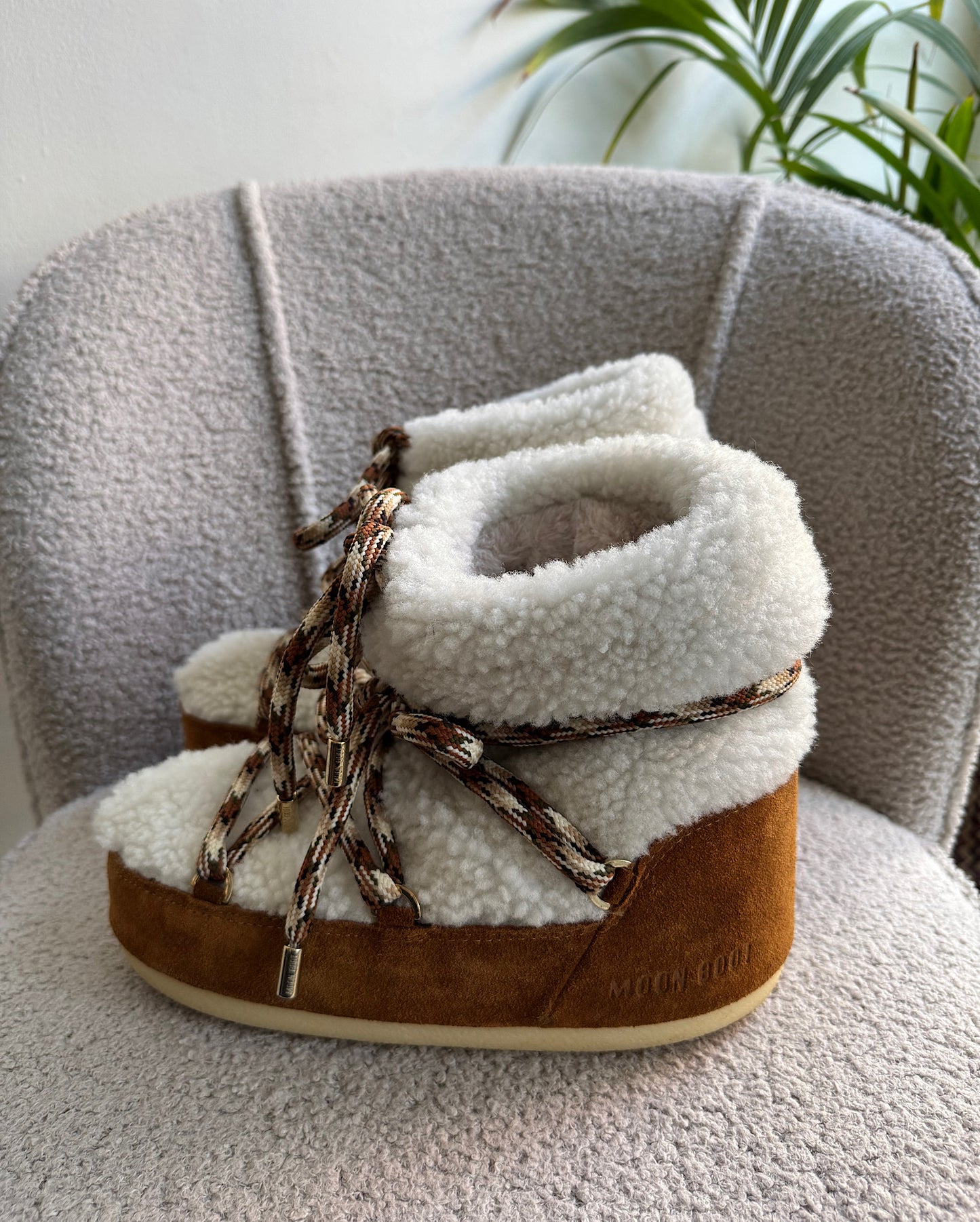 Shearling & Suede Snow Boots ~ Size 7