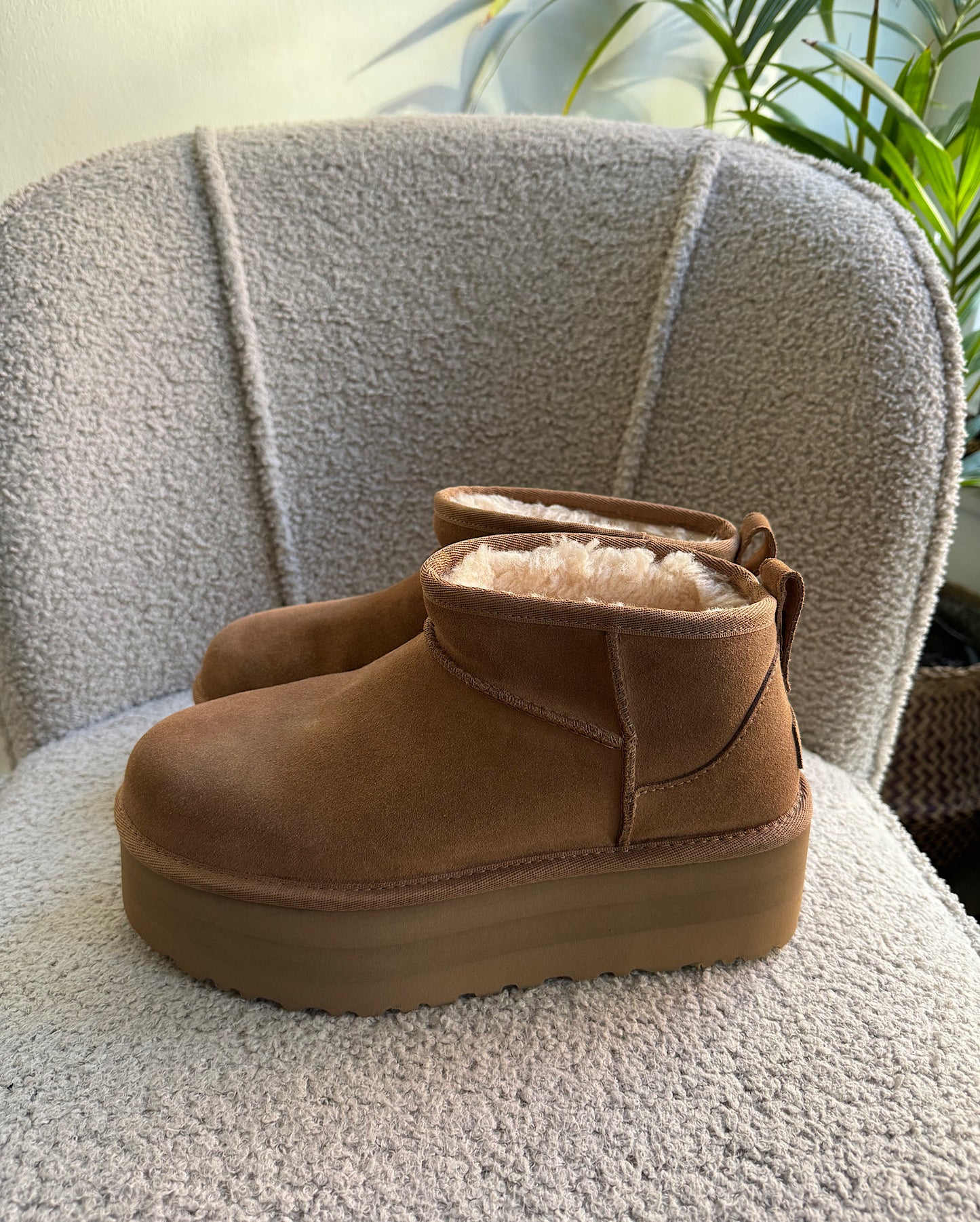 Ultra Mini Platform Boots ~ Size 5