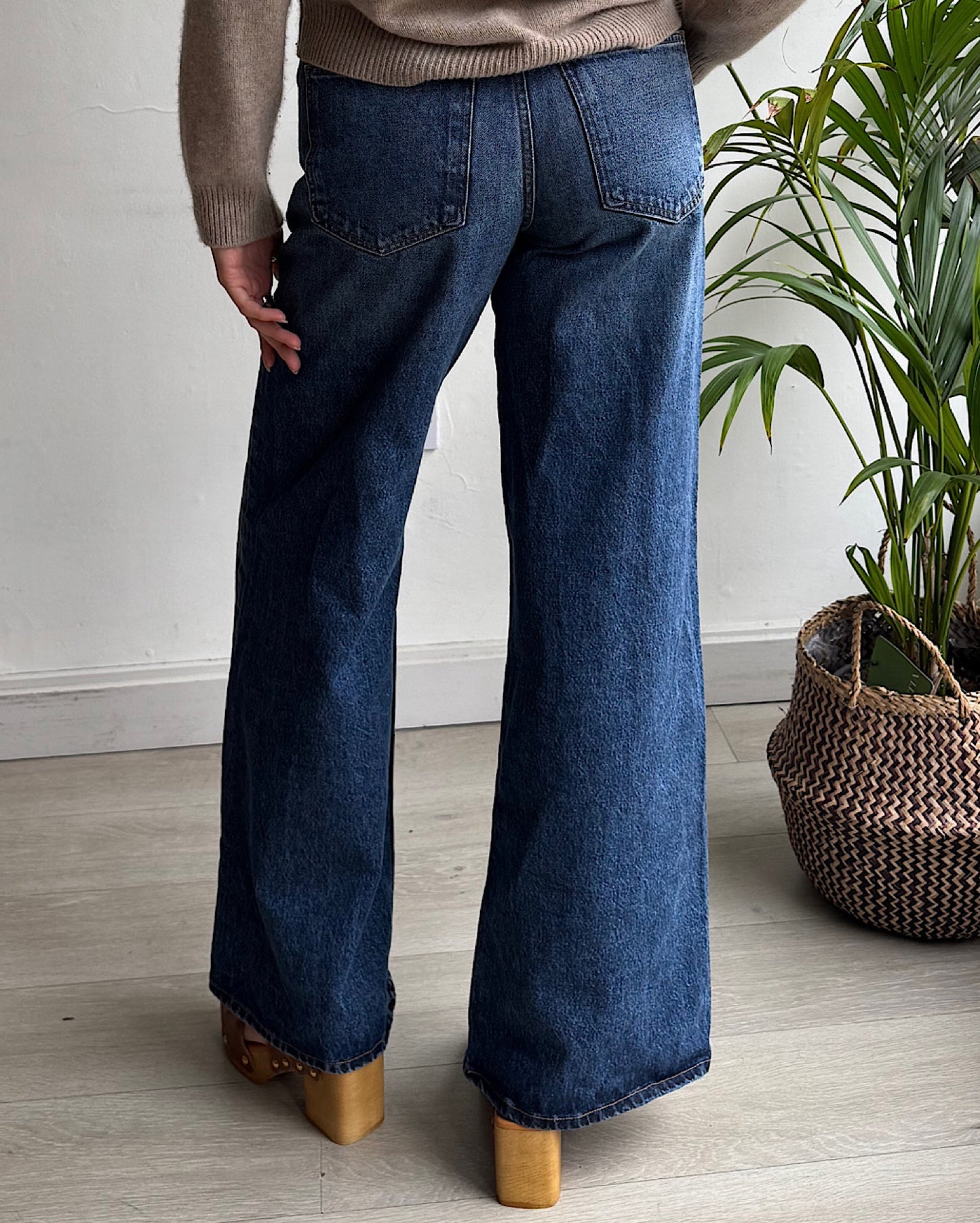 Wide Leg Jeans ~ Size 26