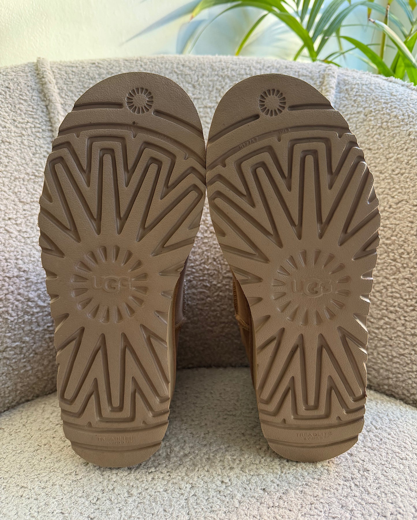 Ultra Mini Platform Boots ~ Size 5