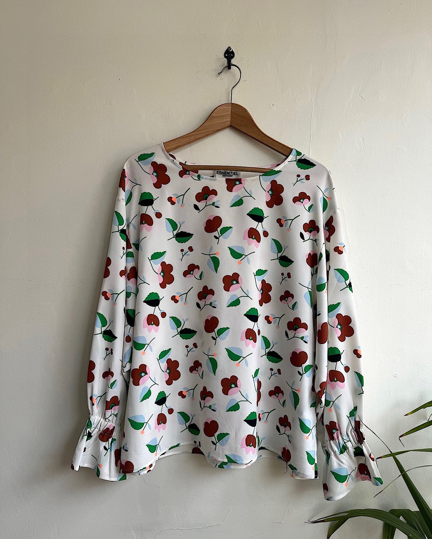 SALE Floral Top ~ Size 14