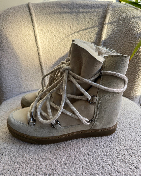 Nowles Snow Boots ~ Size 4