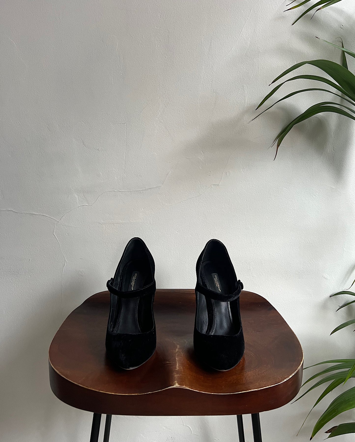 Black Velvet Heels ~ Size 5