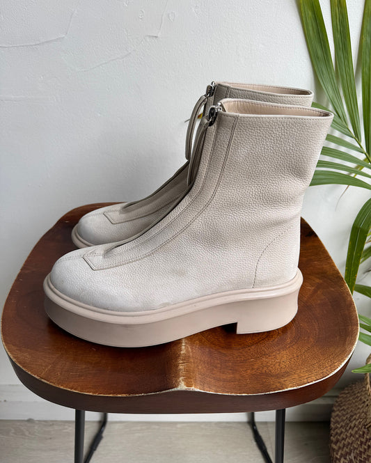 Cream Zip Boots ~ Size 5.5