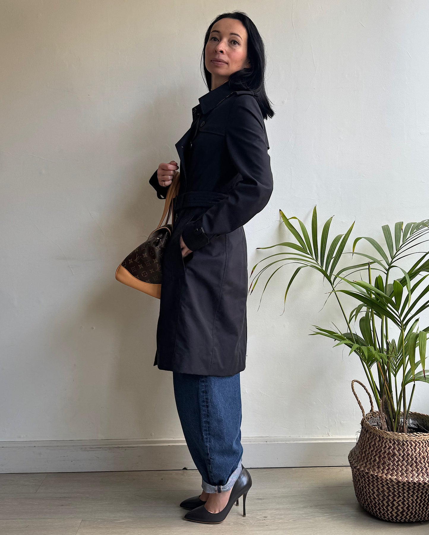 Navy Chelsea Mac ~ Size 8