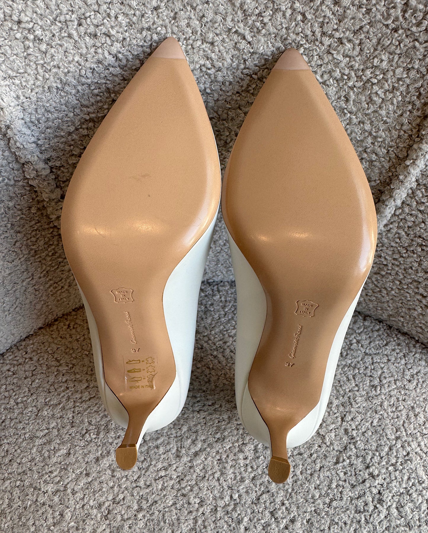 White Heels ~ Size 4