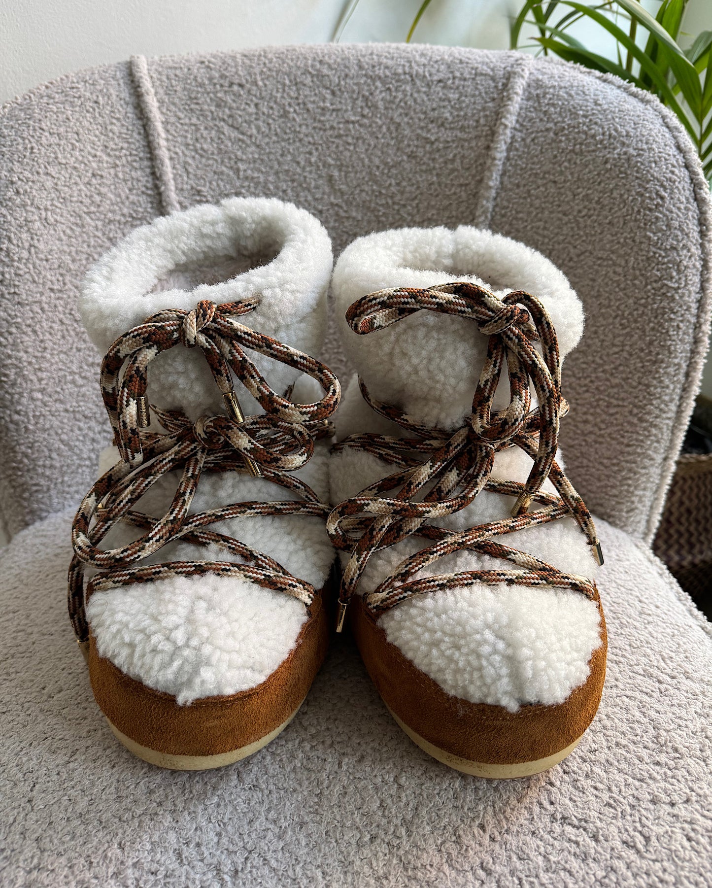 Shearling & Suede Snow Boots ~ Size 7