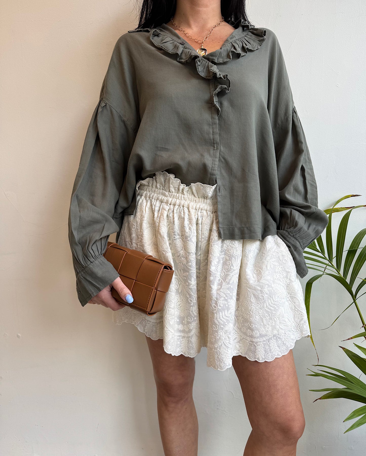 Wiggy Kit Embroidered Shorts ~ Size M