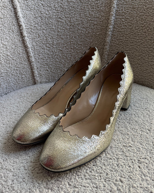 Chloe Gold Metallic Scalloped Heels ~ Size 5