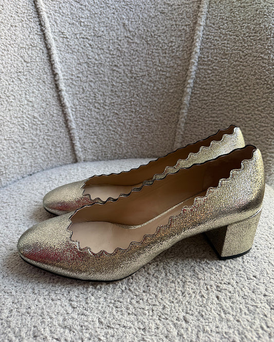 Chloe Gold Metallic Scalloped Heels ~ Size 5