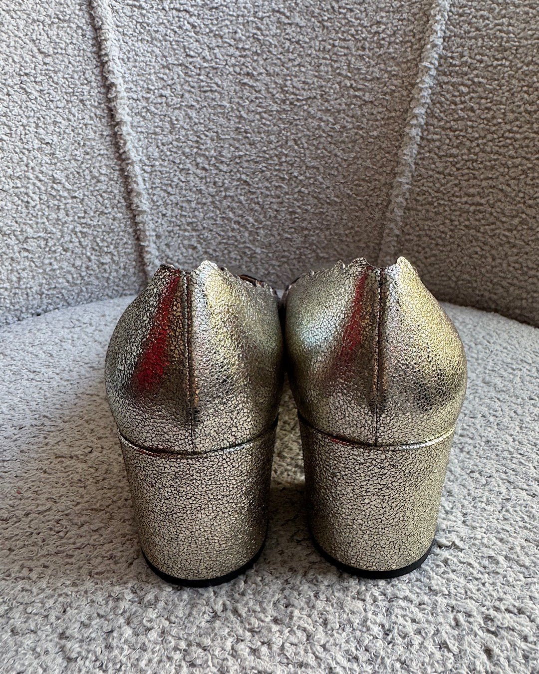 Chloe Gold Metallic Scalloped Heels ~ Size 5