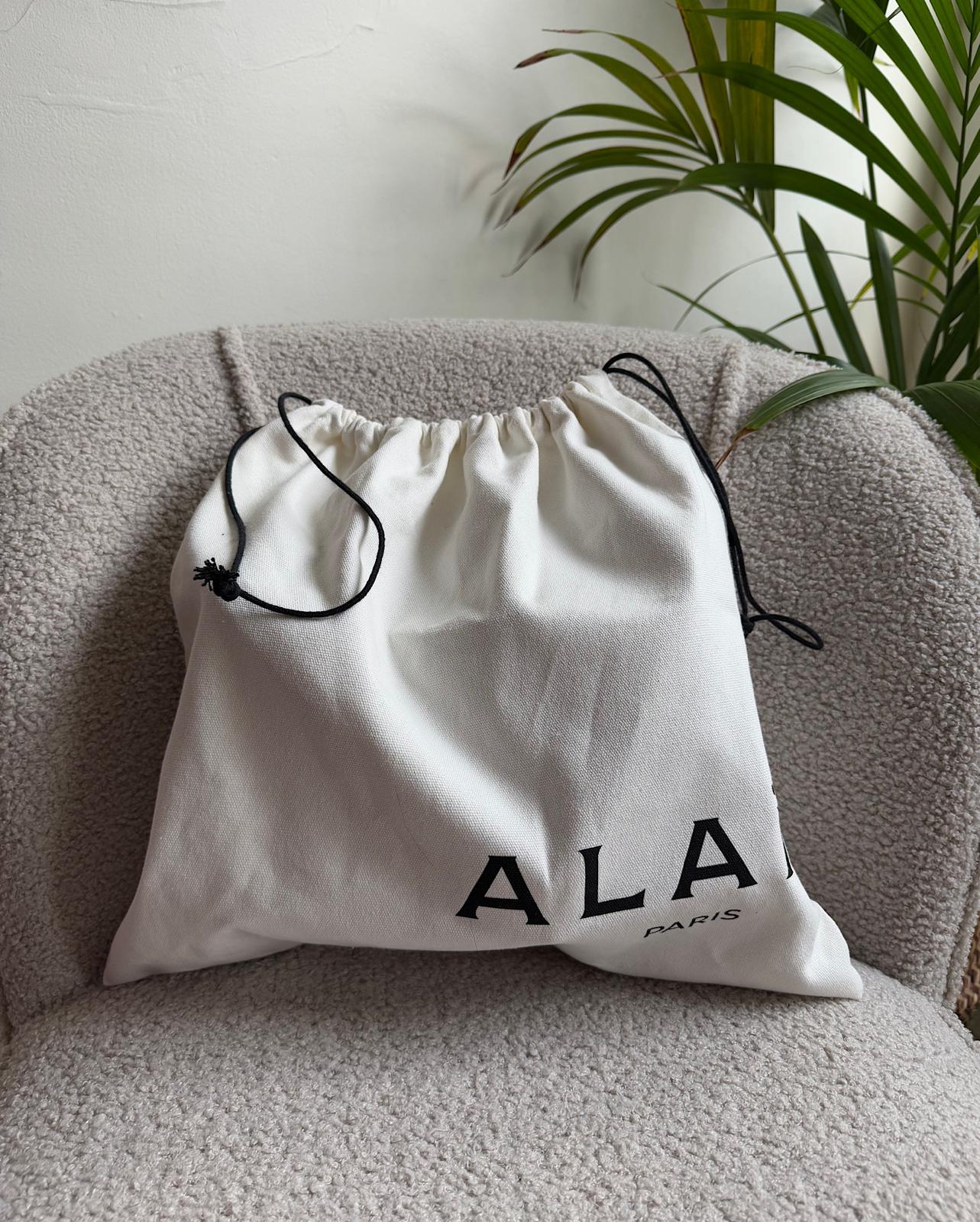 Dust bag of Le Papa crossbody bag by Alaia 