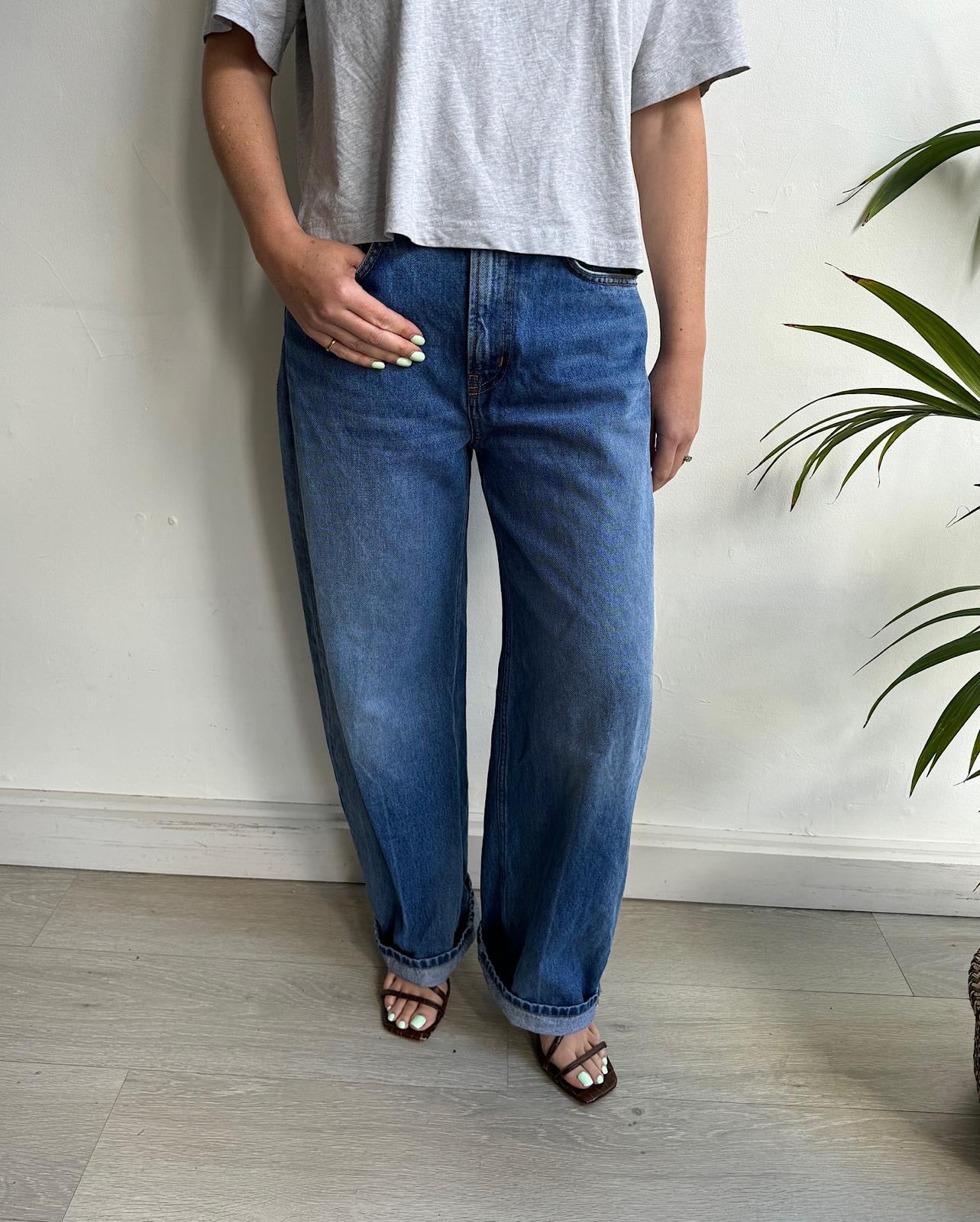 Dark Blue Relaxed Jeans ~ Size 26